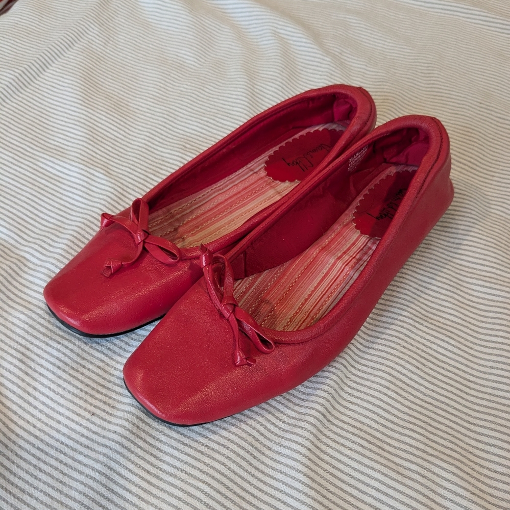 Sam & Libby Red Flats with Bow Detail - Picture 2 of 6